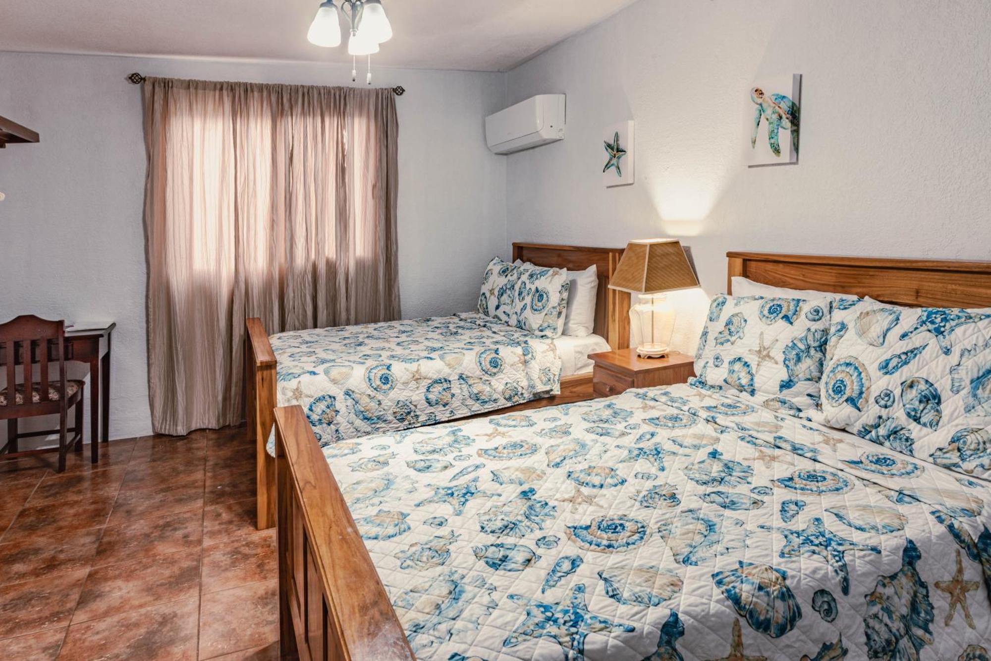 Bonefish Hotel Dangriga Exterior photo